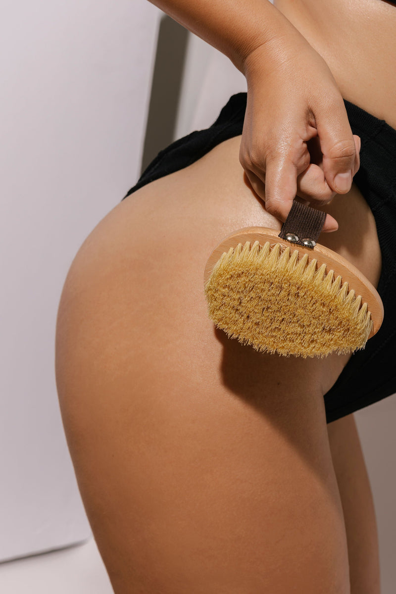 clean beauty exfoliating tools The Green Kiss dry brush vegan bristle body brush eco-friendly dry brushing tips holistic skincare rituals Canadian clean beauty body care