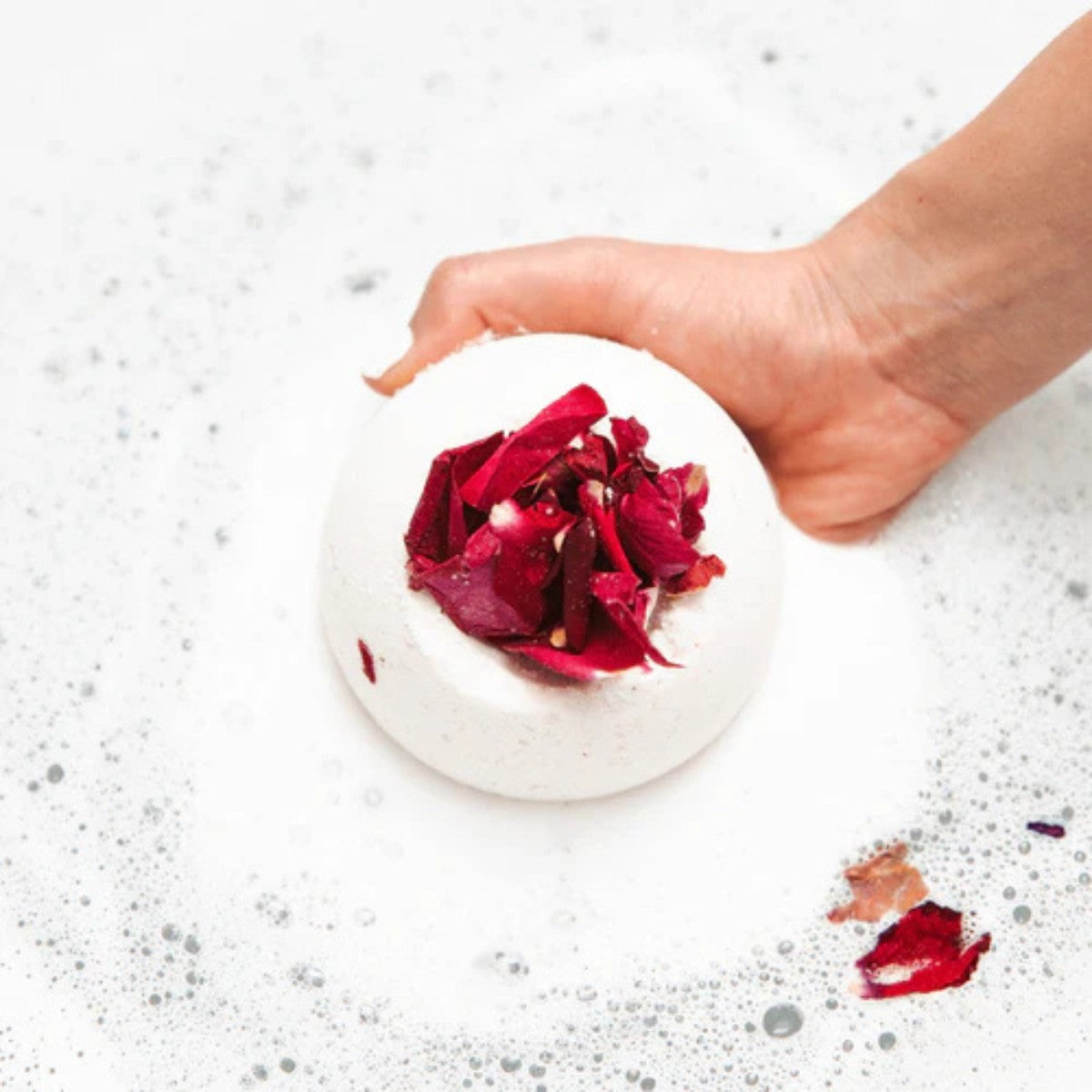 Bathorium Bath Bomb - Aphrodite - The Green Kiss