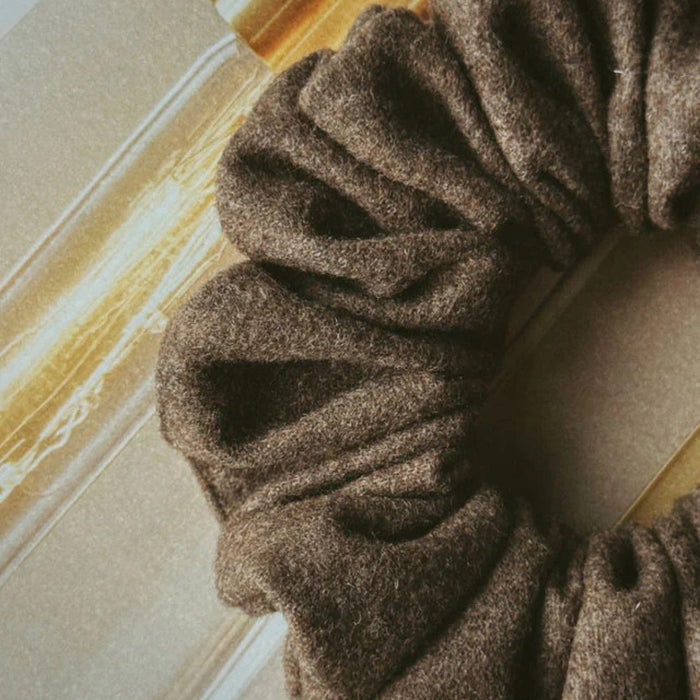 Chelsea King Cotswolds Wool Chestnut Scrunchie - Classic