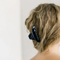 Chelsea King French Claw Black - Medium - The Green Kiss