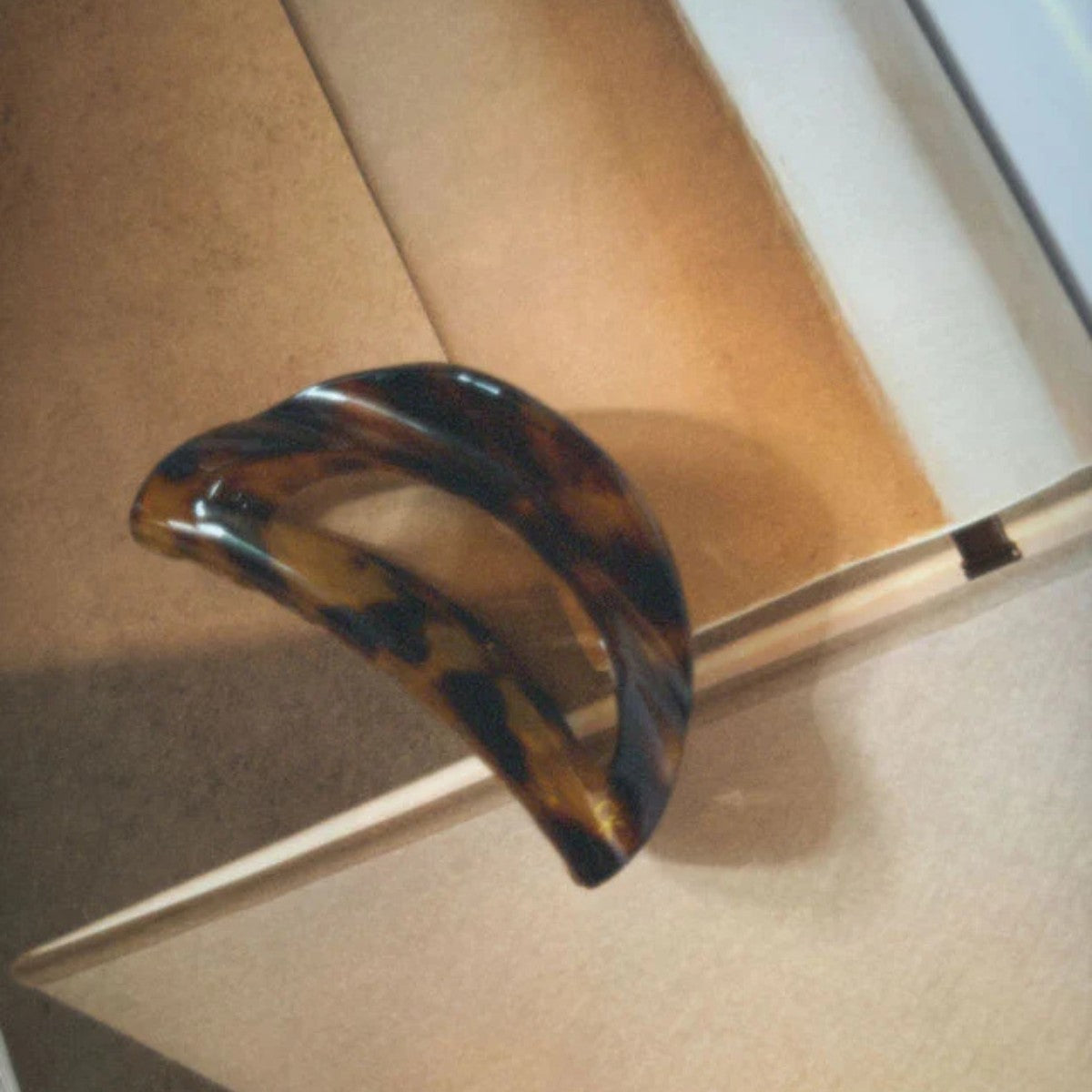 Chelsea King French L’Arc Cutout Claw Tortoise