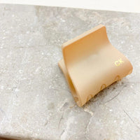 Chelsea King French Oval Claw Crème Matte - Mini