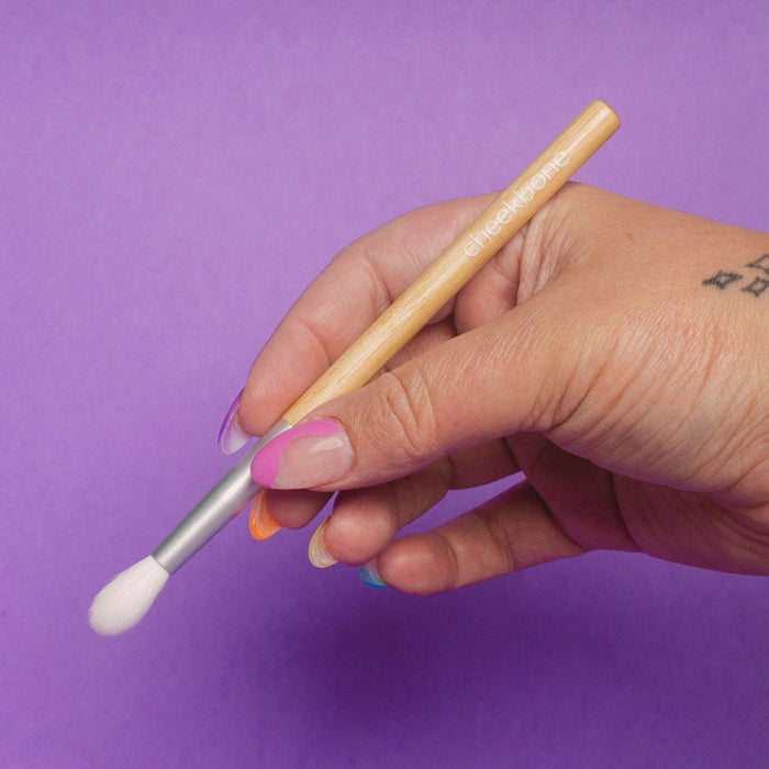 Cheekbone Beauty Small Tapered Blending Eyeshadow Brush - The Green Kiss