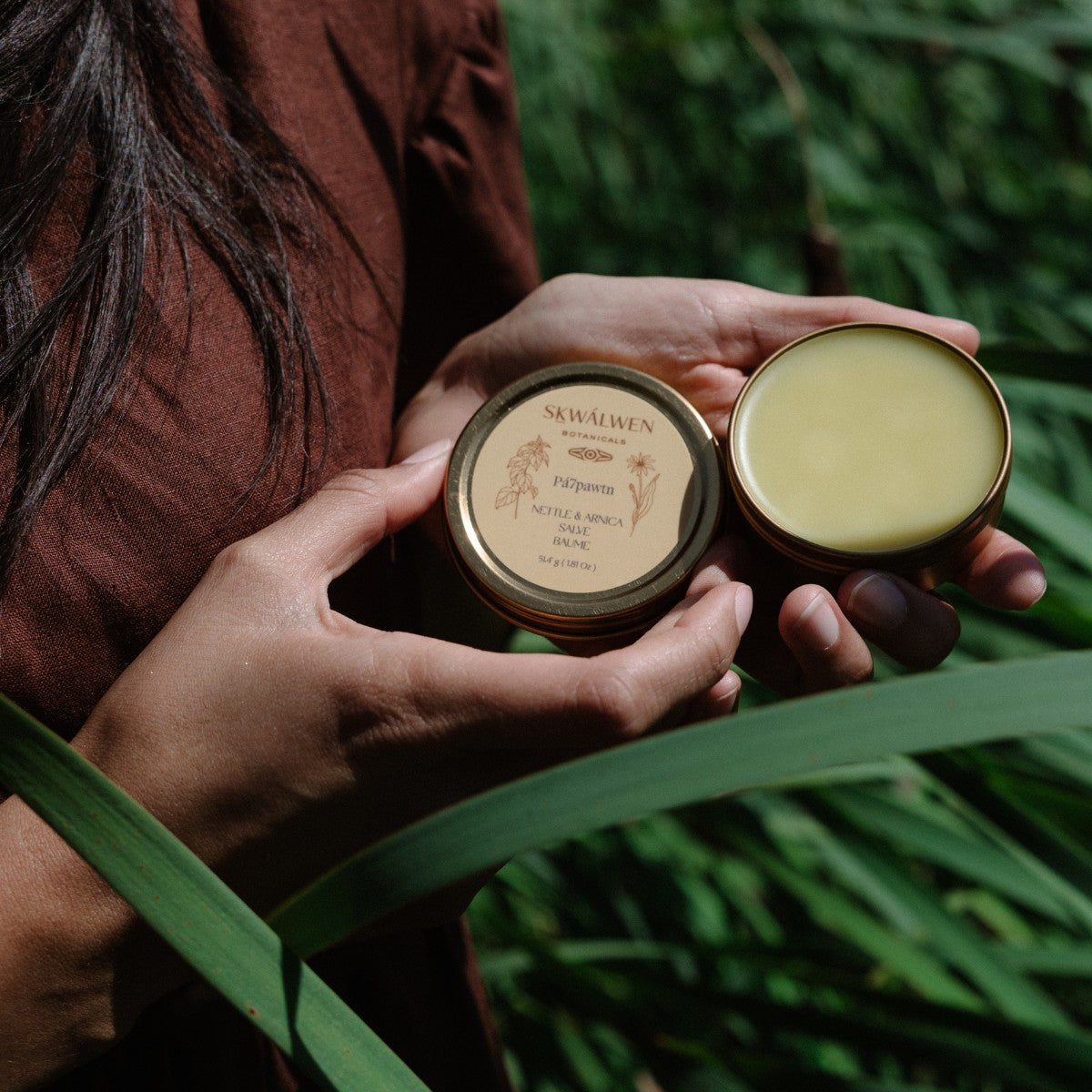 Skwalwen Botanicals Pá7pawtn Nettle & Arnica Sore Muscle Salve - The Green Kiss