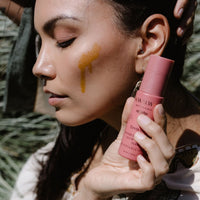 Skwalwen Botanicals Tewin’xw Cranberry Rose Glow Facial Serum - The Green Kiss