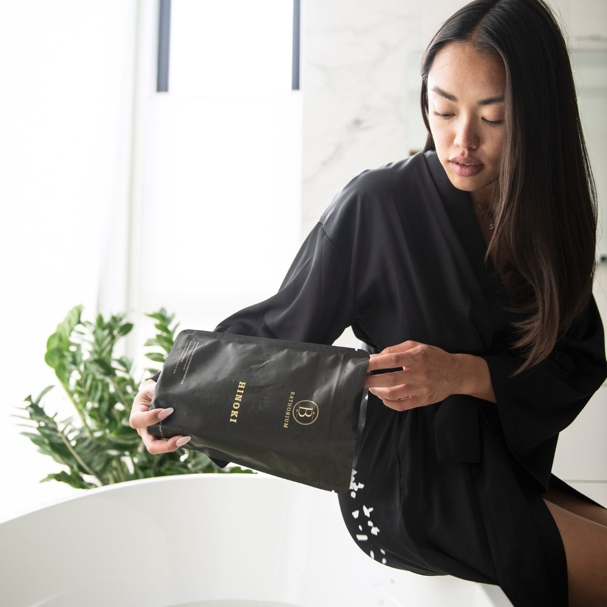 Bathorium Hinoki Magnesium Bath Flake Soak - The Green Kiss